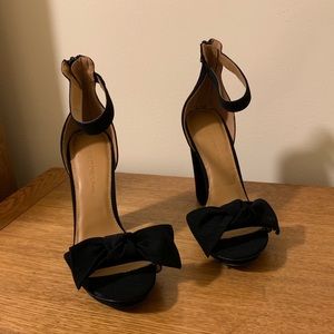🖤Black Velvet Heels🖤